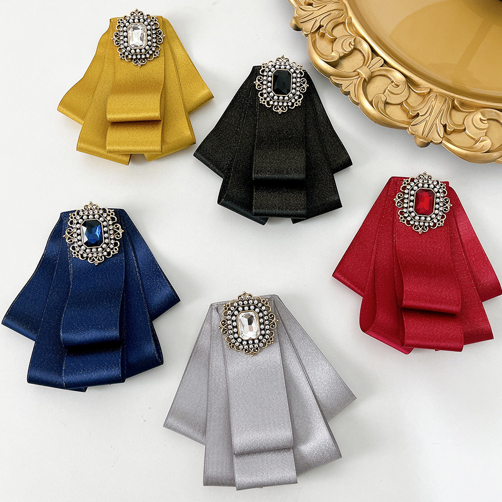 Men'S Formal Wear Bow Ties - Düğün için papyonlar Lüks Rhinestone Broş